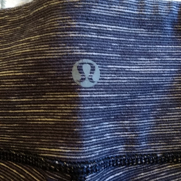Lululemon Wunder Under Crop - Picture 7 of 9